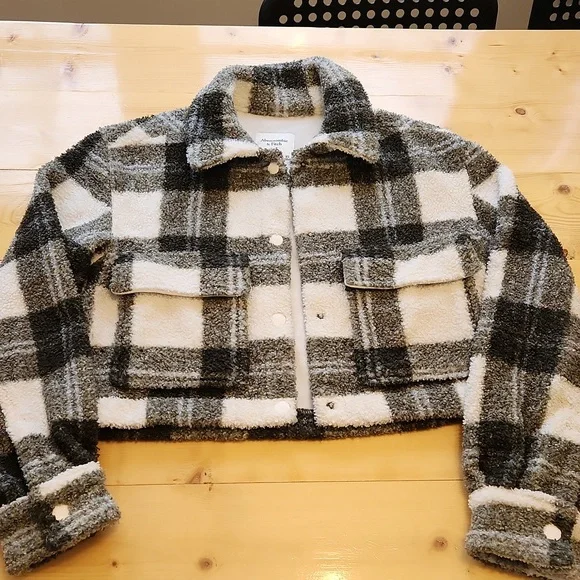 Abercrombie & Fitch Cropped Shacket Sherpa Plaid Teddy XS - Picture 11 of 17